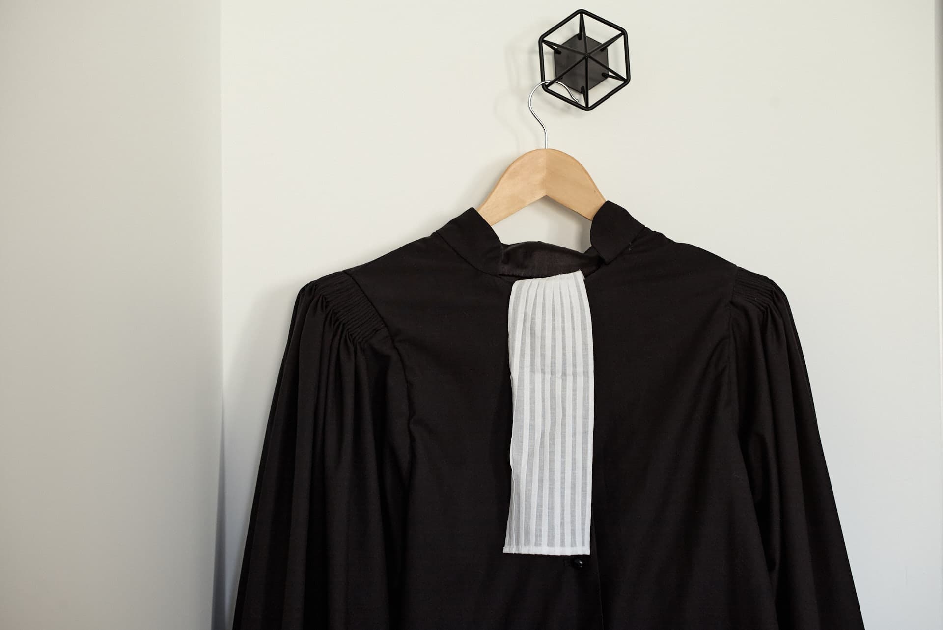 Robe d'avocat de Maître Zaïna AZZABI